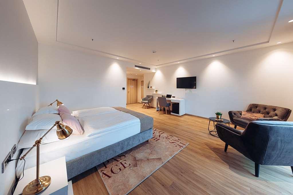 Antunovic Hotel East Sesvete Amenidades foto