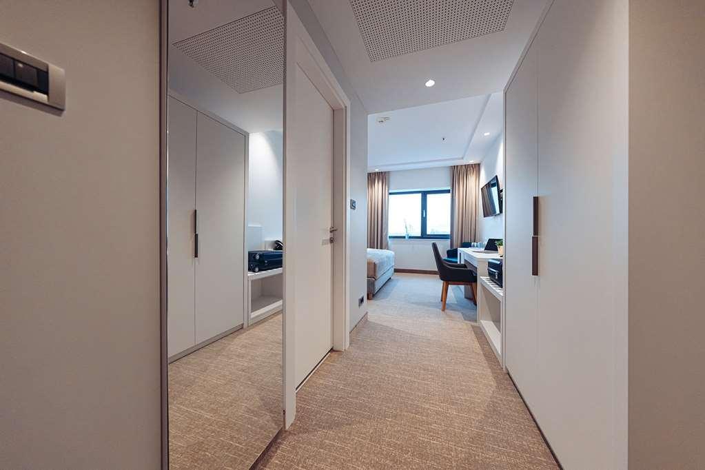 Antunovic Hotel East Sesvete Facilidades foto